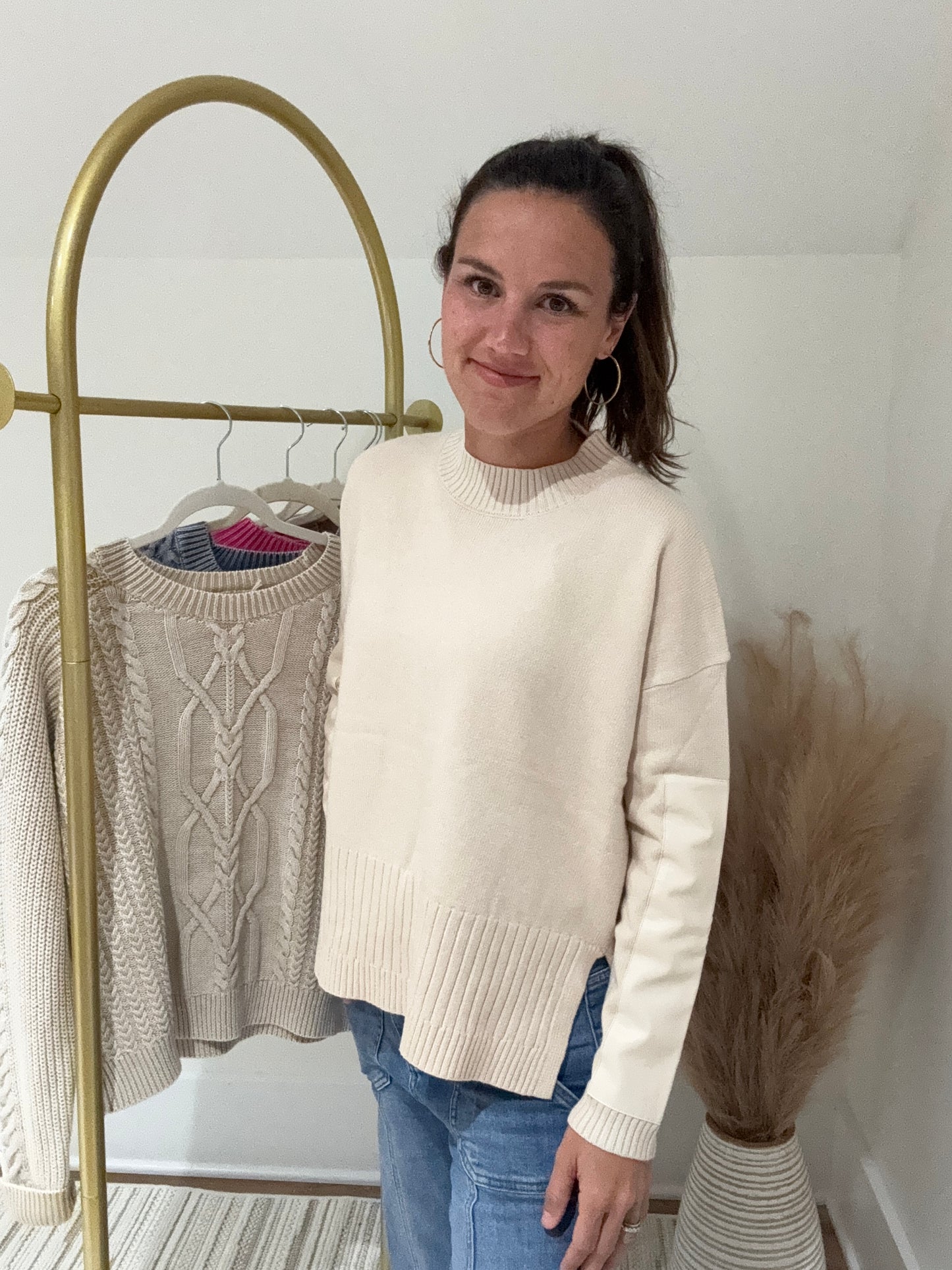 Crew neck faux leather sleeve