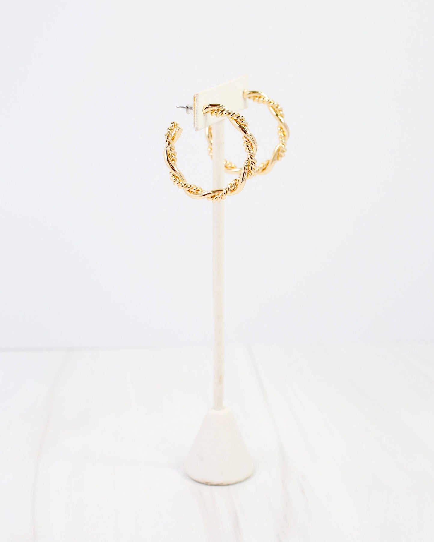 Shawnee Twisted Hoop Earring Gold