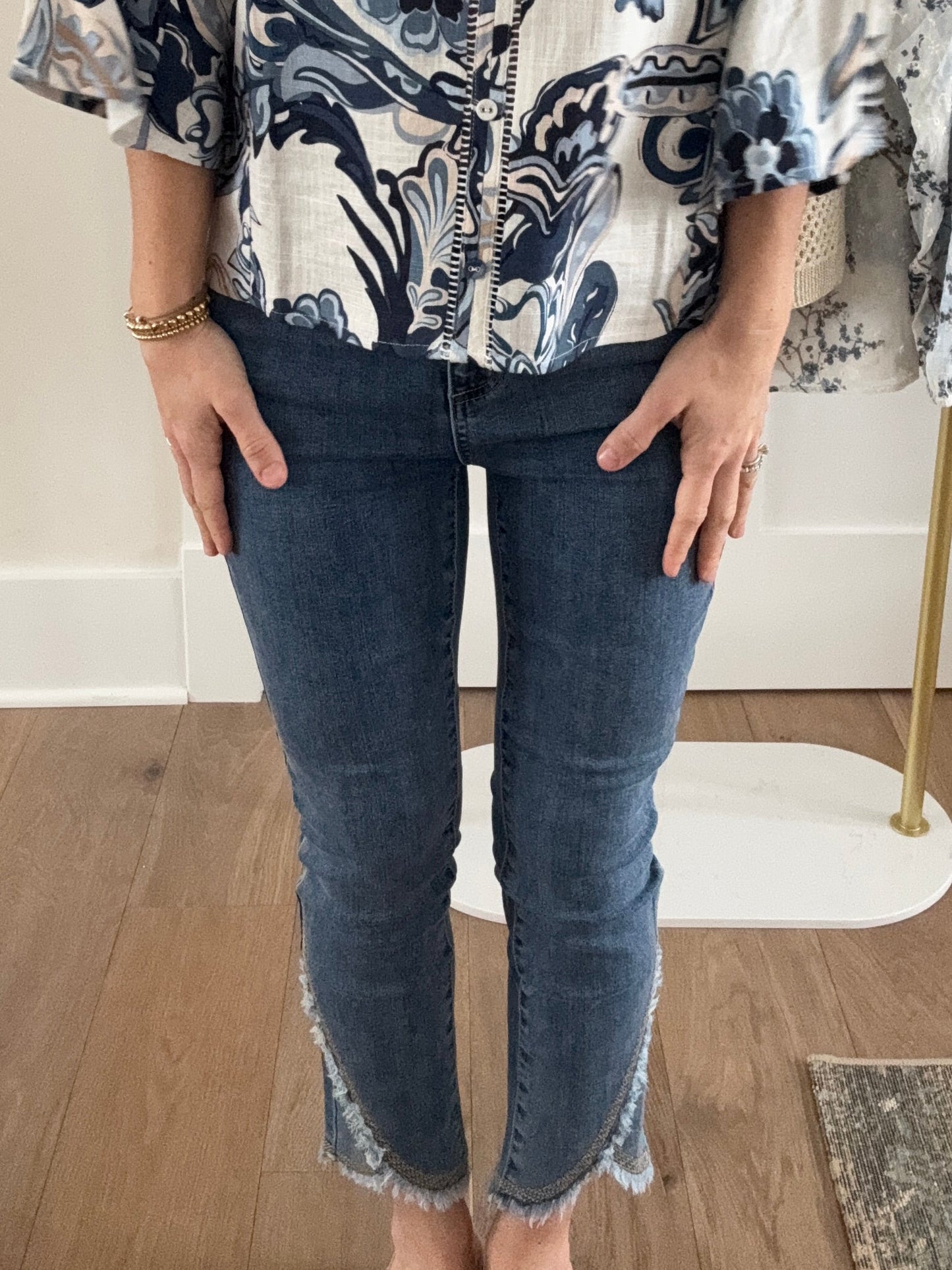 Slim Leg Front Tulip Pant