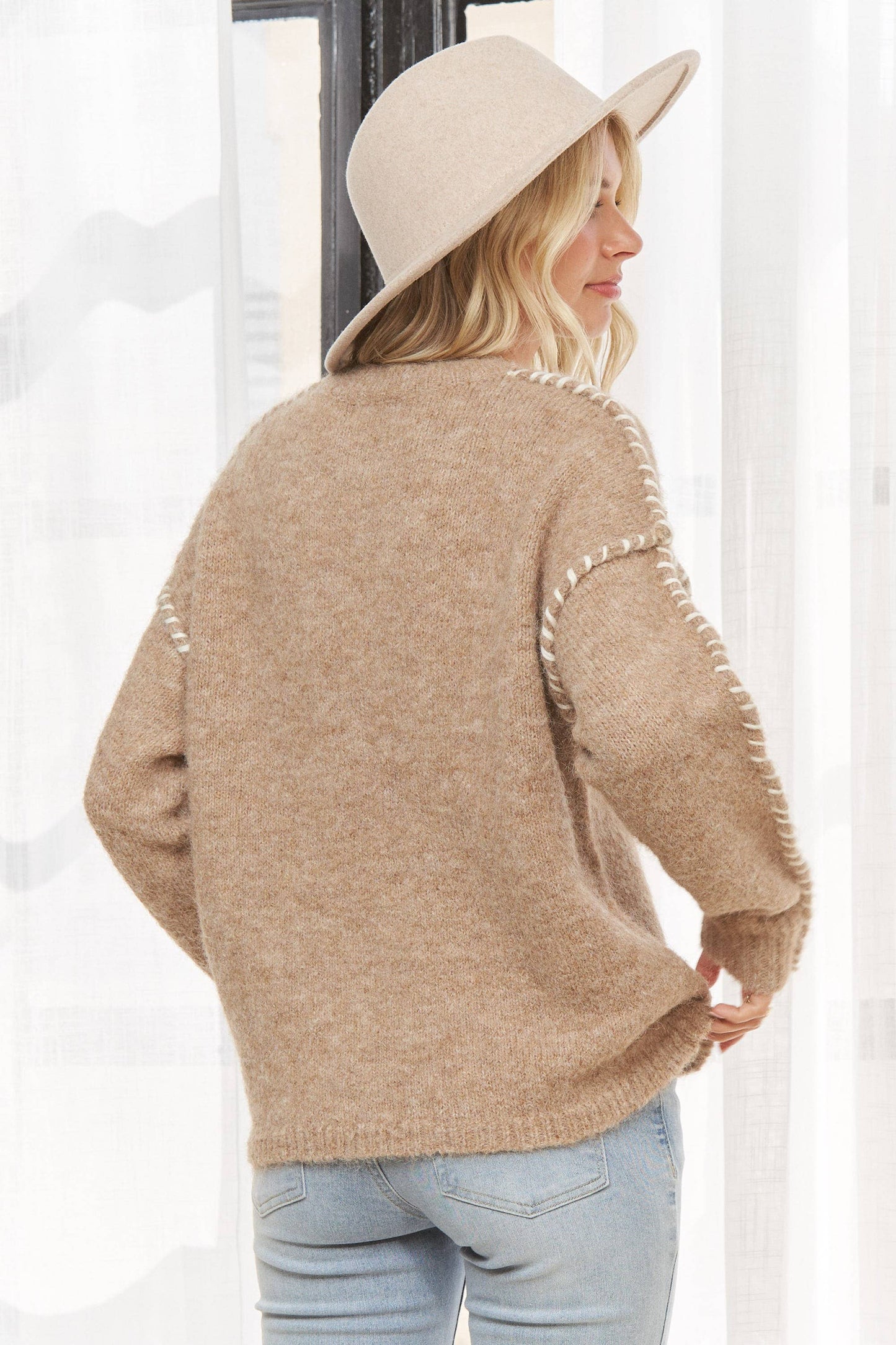 STITCH DETAIL KNIT SWEATER