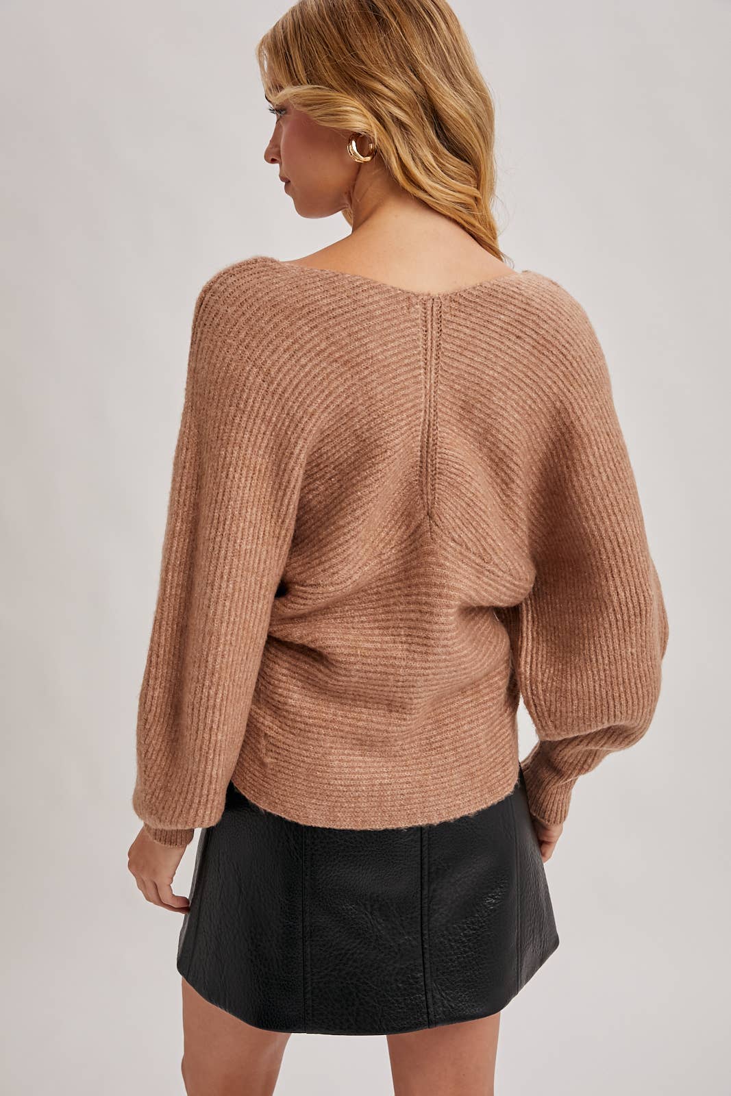 CROSSOVER RIBBED PULLOVER