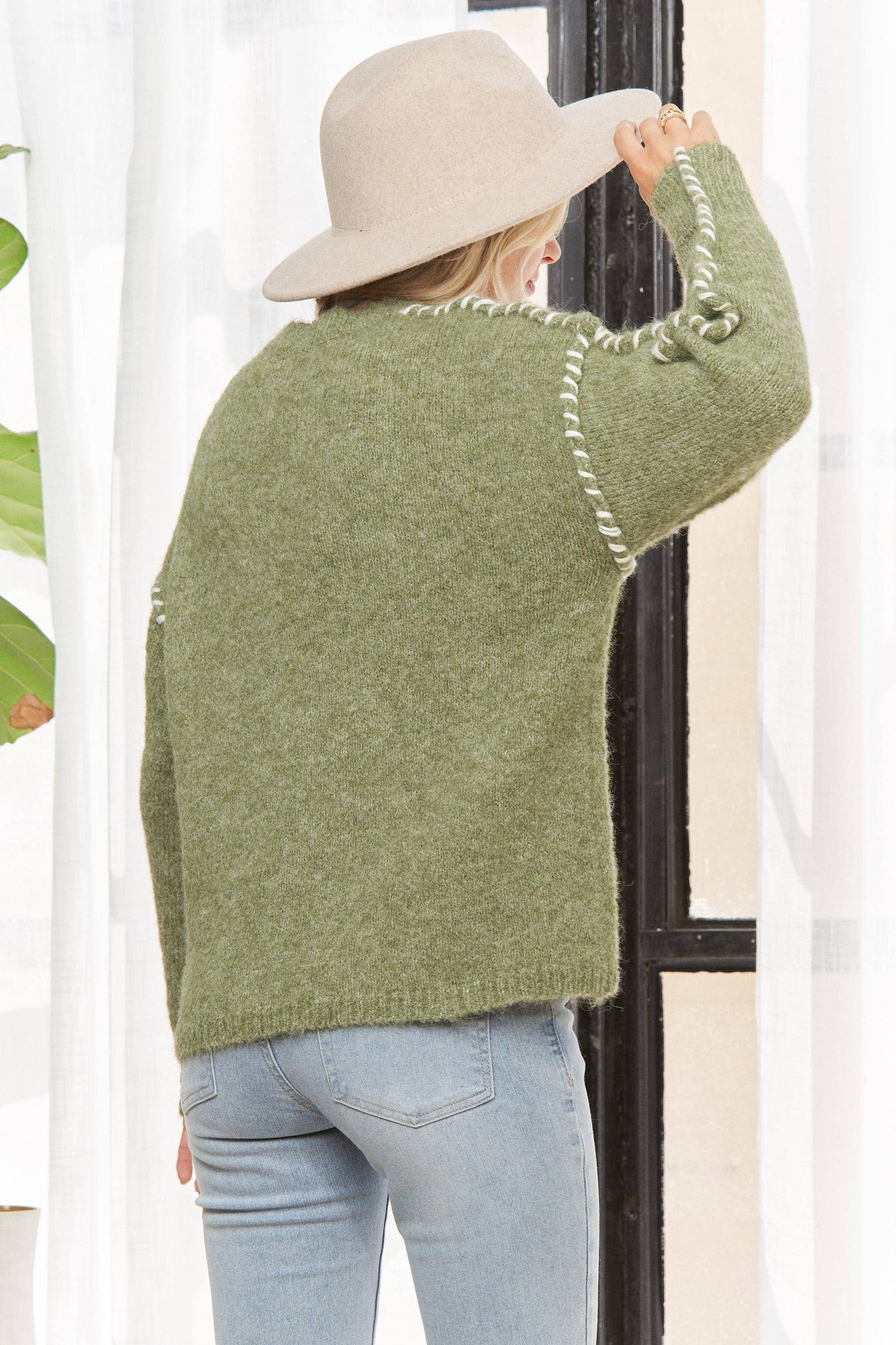 STITCH DETAIL KNIT SWEATER